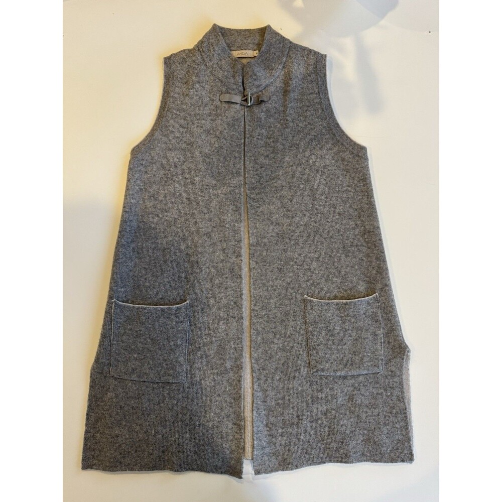A IDA Wonen’s M Vest Italian Wool Blend 2 Pocket Light Gray Hook and Eye